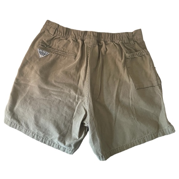 Men’s Columbia PFG size Medium khaki shorts-preowned VGUC-pockets - Picture 2 of 5